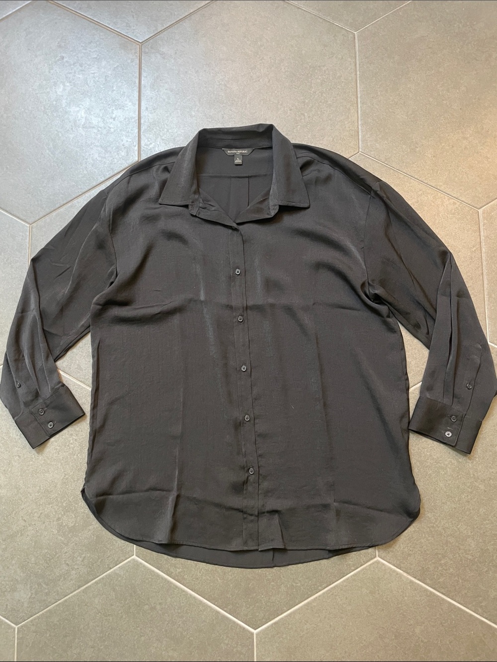 Banana Republic Women’s Black Button-Up Shirt L